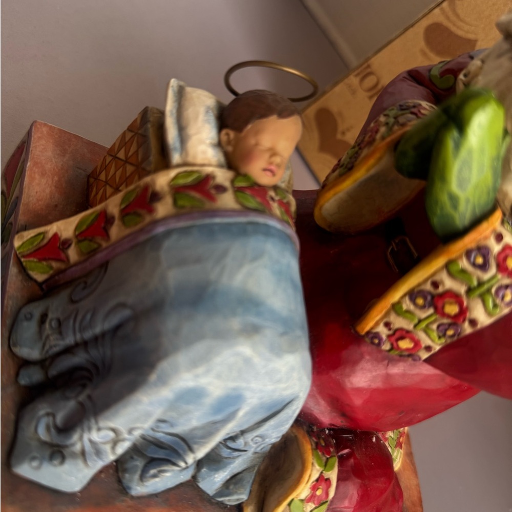 Jim Shore Heartwood Creek Santa with Baby Jesus Statue - Picture 7 of 10